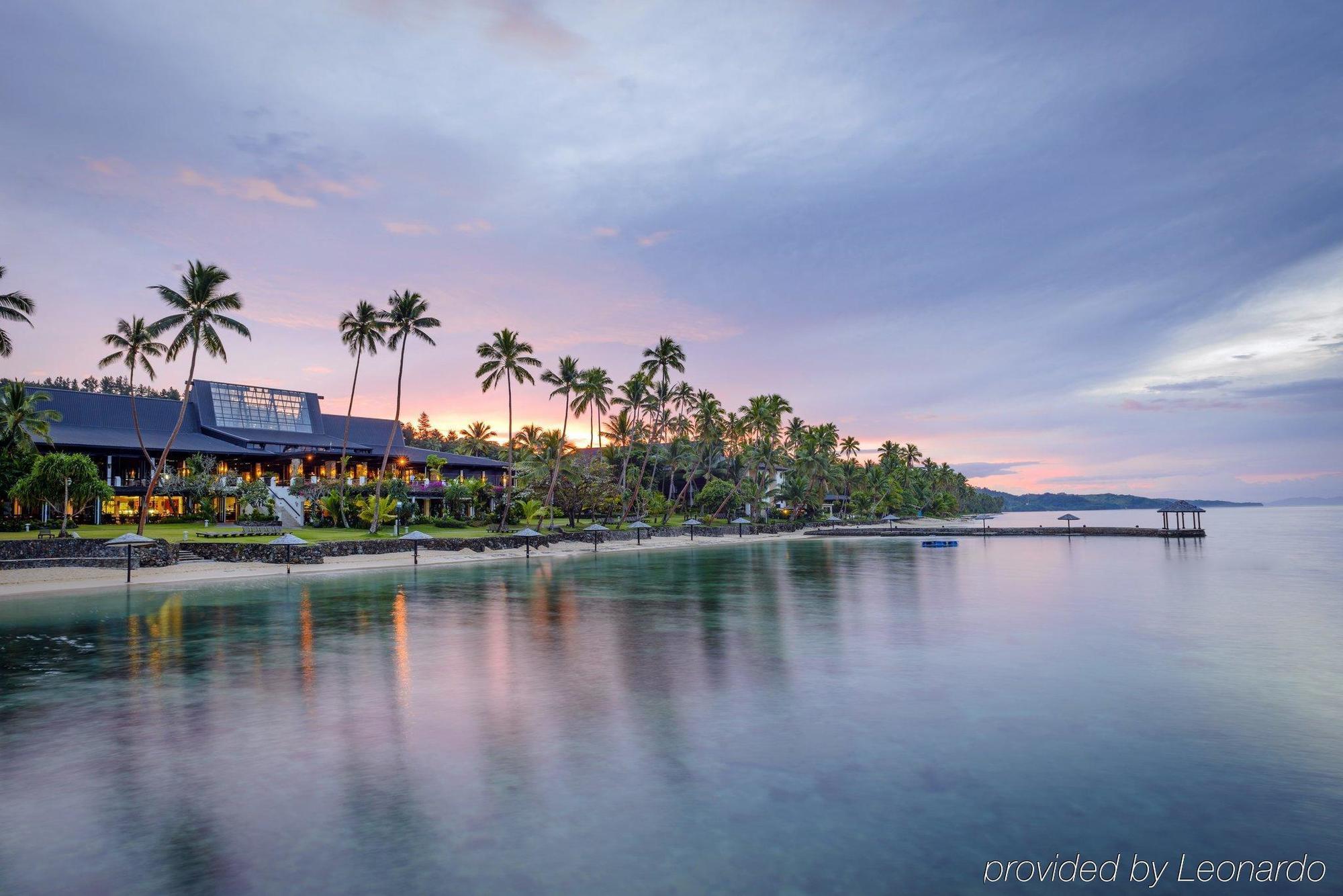 The Warwick Fiji Hotel Korolevu  Eksteriør billede Sunset at the Sheraton Resort