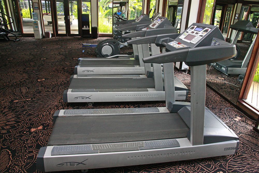 The Warwick Fiji Hotel Korolevu  Eksteriør billede Treadmills in a gym