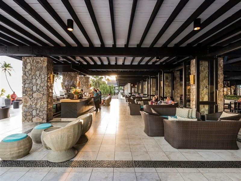 The Warwick Fiji Hotel Korolevu  Eksteriør billede The lobby of the hotel